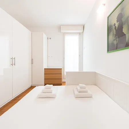 Nettuno - Private Garden In Center Apartment *