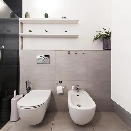 Apartment Nettuno - Private Garden In Center Bologna