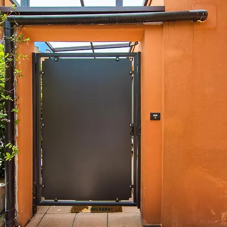 Nettuno - Private Garden In Center Apartment