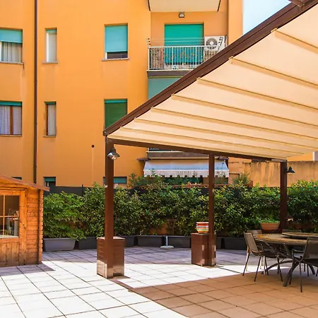 Nettuno - Private Garden In Center Apartment