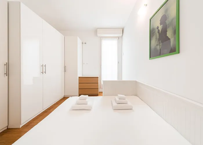 Nettuno - Private Garden In Center 아파트 *