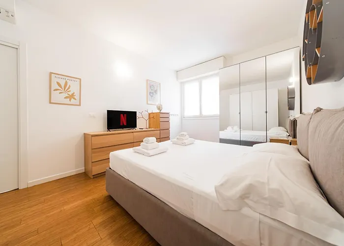 아파트 Nettuno - Private Garden In Center 볼로냐