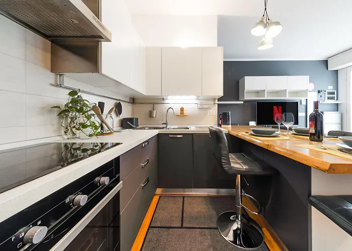 아파트 Nettuno - Private Garden In Center *