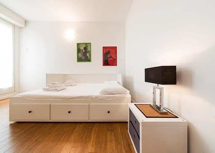 아파트 Nettuno - Private Garden In Center *