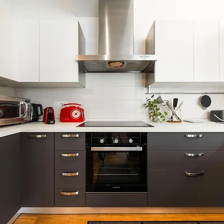 Nettuno - Private Garden In Center Апартаменты *