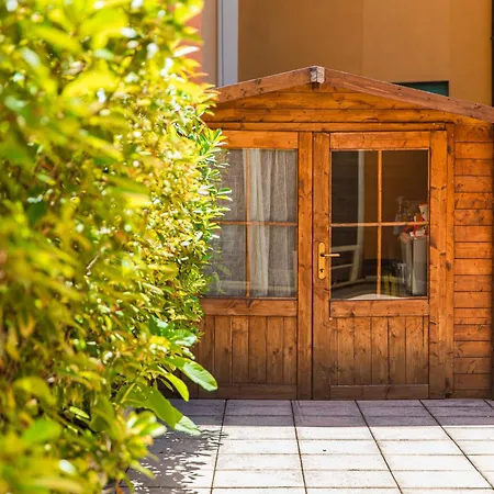 Nettuno - Private Garden In Center Болонья